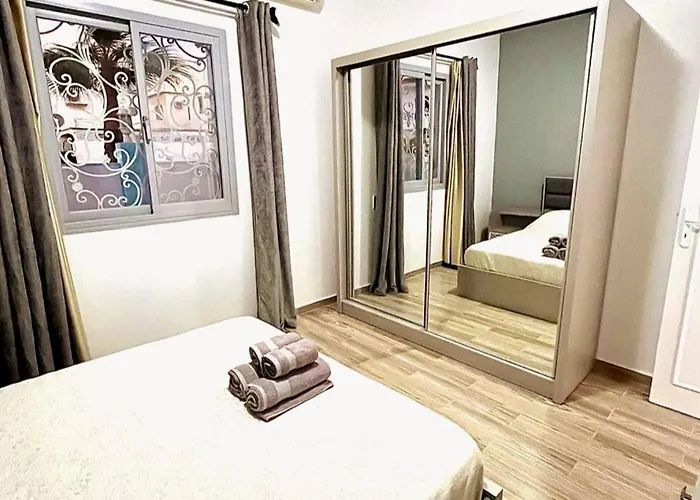 Apartment Luxury Getaway /brand New 2br /wi-fi /full Kitchen *