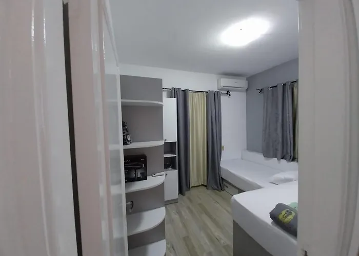 Luxury Getaway /brand New 2br /wi-fi /full Kitchen Apartment *